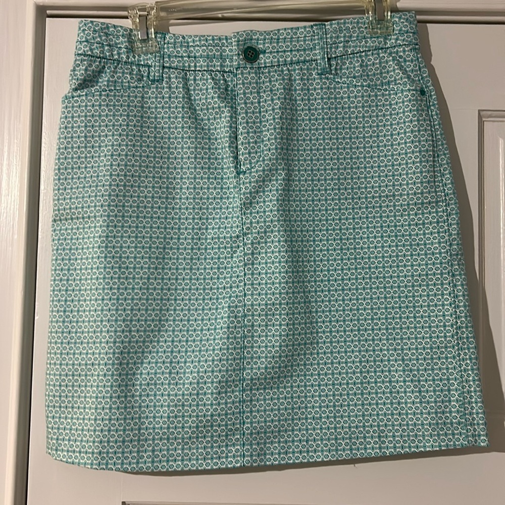 Intro Love the fit skirt with built in shorts; size 6